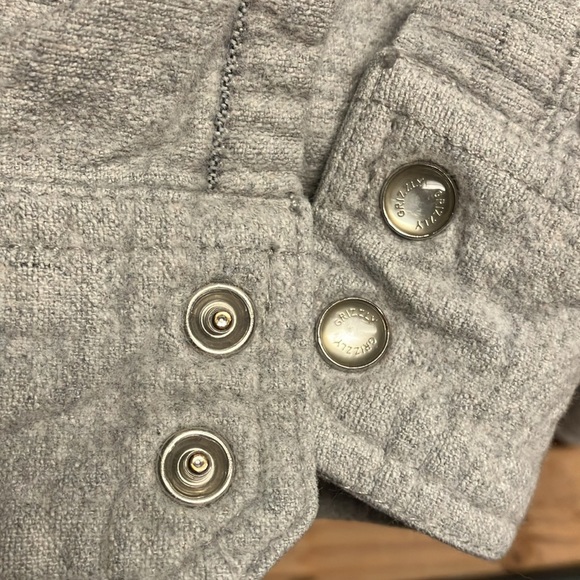 Grizzly Men’s Shirt - Picture 8 of 8